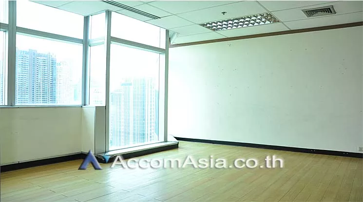 9  Office Space For Rent in Silom ,Bangkok BTS Surasak at Vorawat Building AA10947